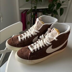 NEW Nike Blazer Mid ‘77 VNTG brown suede